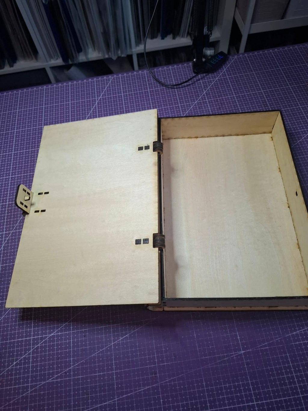 Boite livre en bois