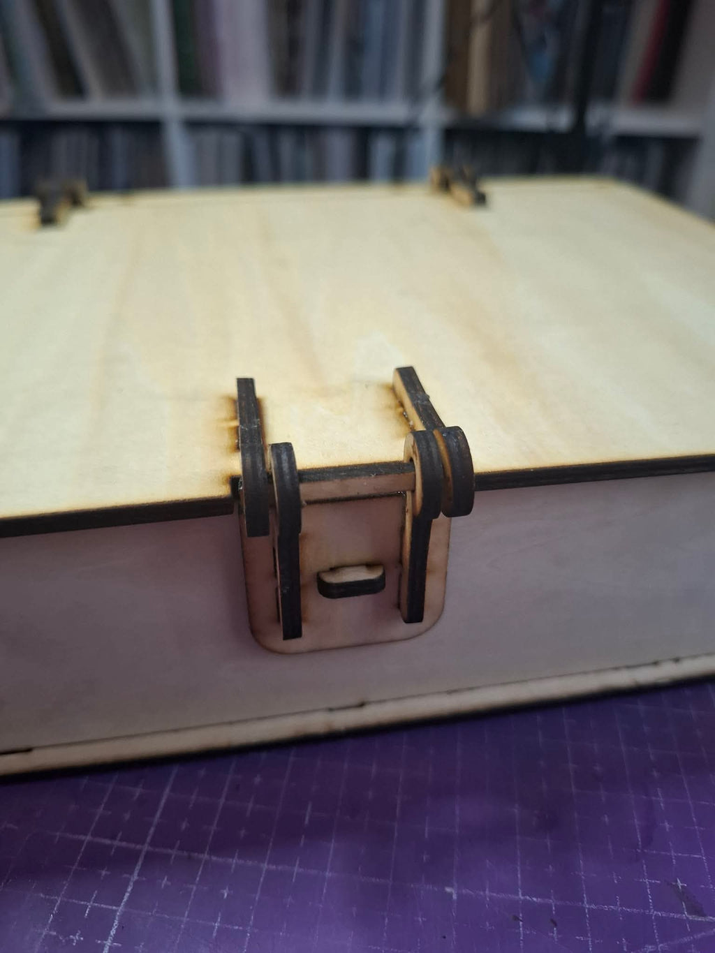 Boite livre en bois