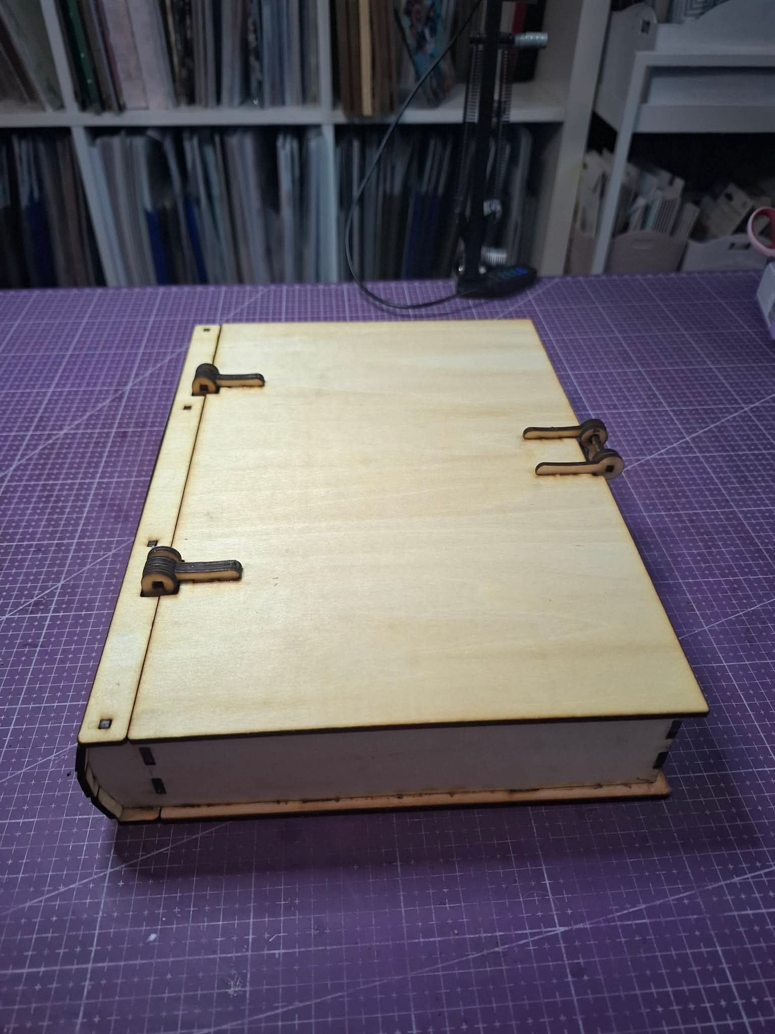Boite livre en bois